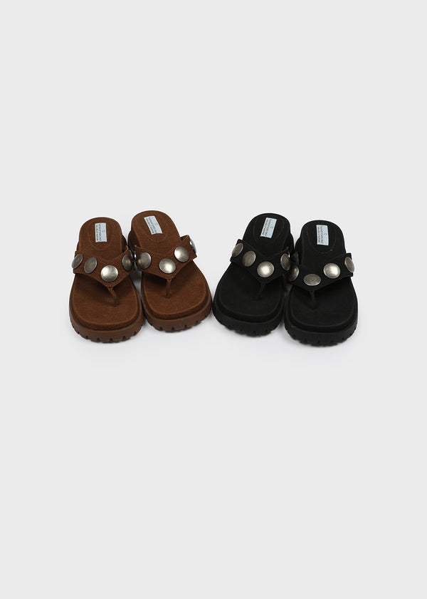 P-form Platform Stud Flip-flops