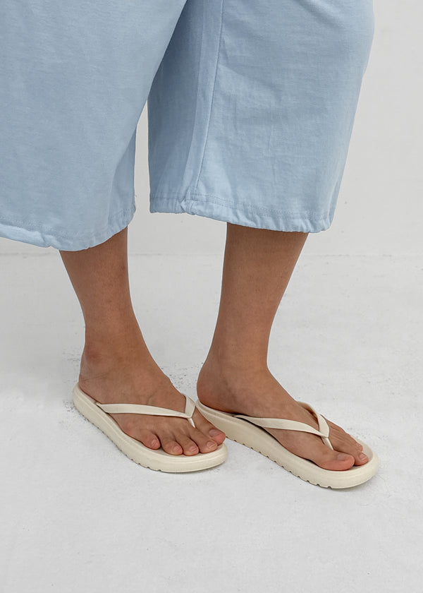 D-piece Flip-flops