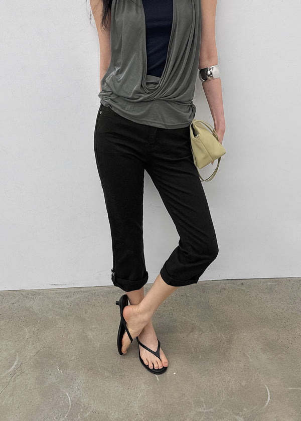 Parrotty Roll-up Capri Pants