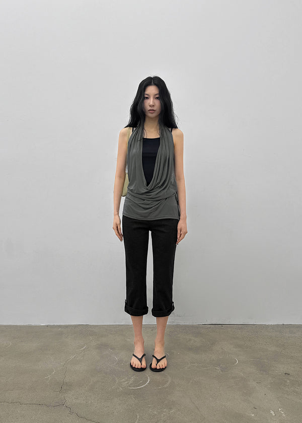 Parrotty Roll-up Capri Pants