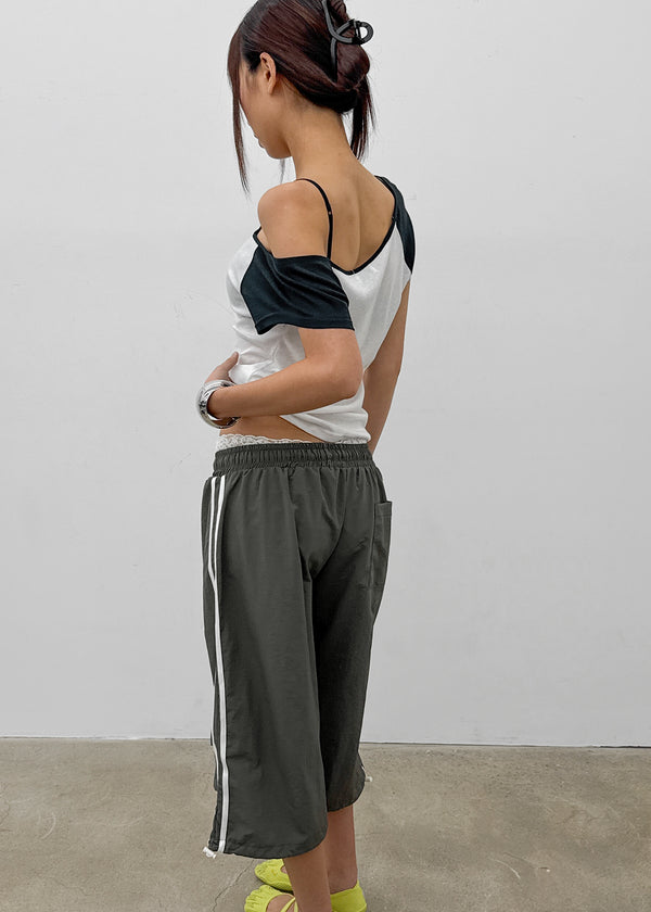 Thomaston Raglan Off-Shoulder Short Sleeve Tee