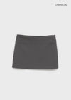 Flopping low-waisted mini skirt