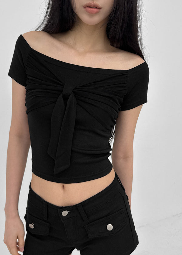 Short-sleeved off-shoulder ribbon tee