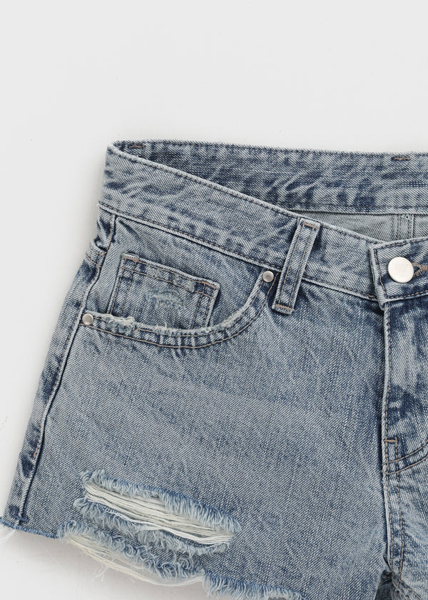Clue distressed denim shorts