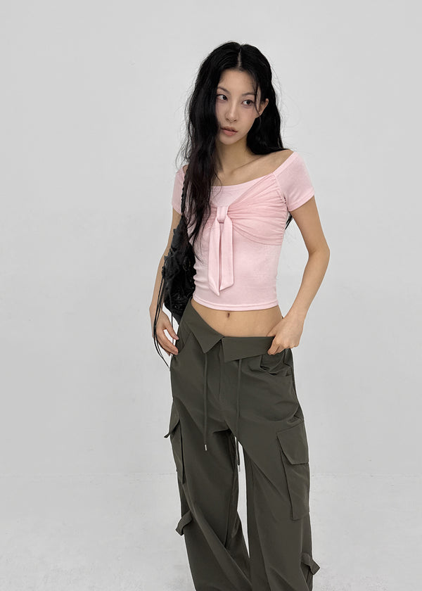 Short-sleeved off-shoulder ribbon tee