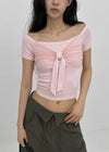 Short-sleeved off-shoulder ribbon tee