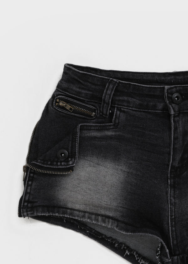 Kiya low-waisted denim shorts