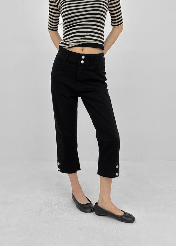 Kibelo Button Capri Pants