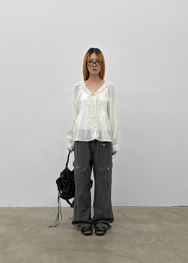 Zillus V-neck Frill Blouse