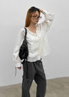 Zillus V-neck Frill Blouse