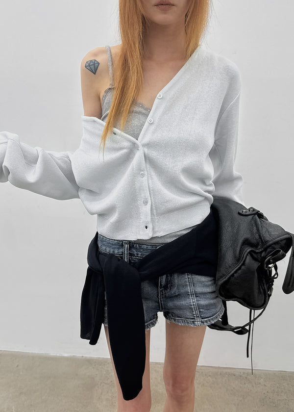 Slant V-neck knit cardigan