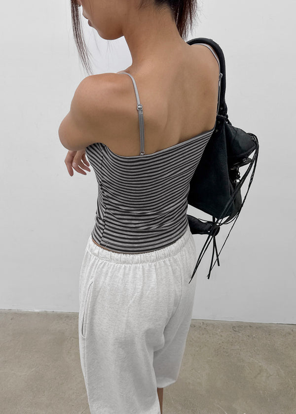 Le Square Basic Sleeveless (Built-in Cup)