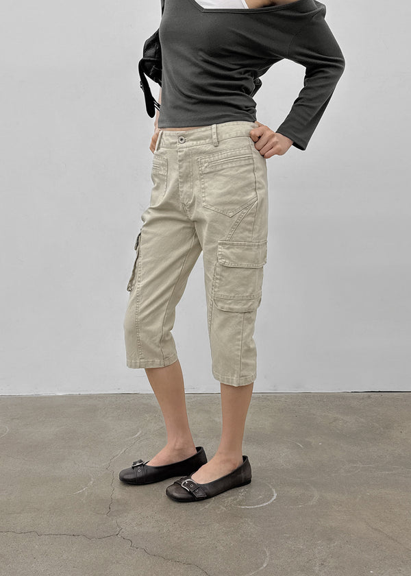 Spurt Cargo Capri Pants