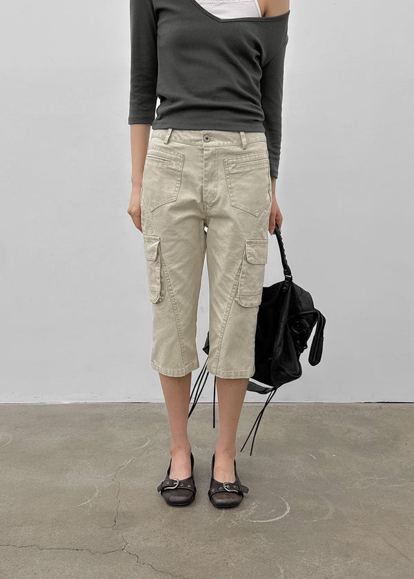 Spurt Cargo Capri Pants