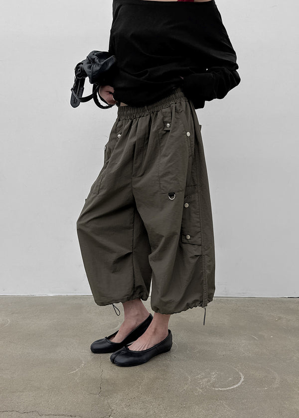 (UNISEX) Tether Nylon Knee-length Bermuda Shorts