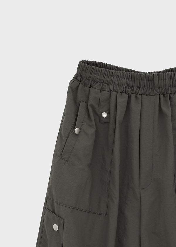 (UNISEX) Tether Nylon Knee-length Bermuda Shorts