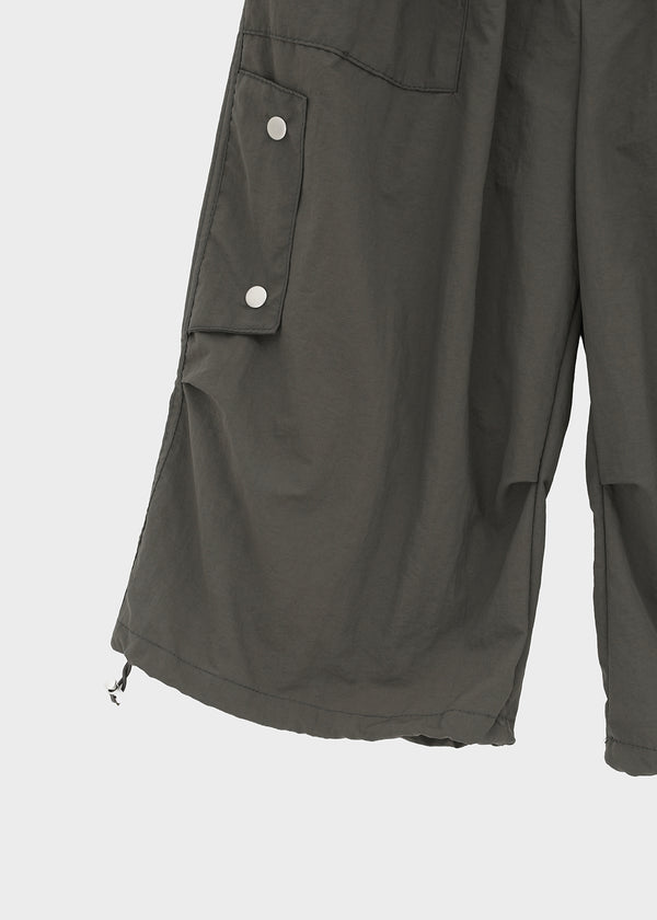 (UNISEX) Tether Nylon Knee-length Bermuda Shorts