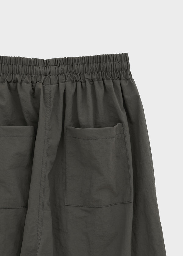 (UNISEX) Tether Nylon Knee-length Bermuda Shorts