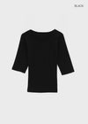 Blunt U-neck 3/4 sleeves