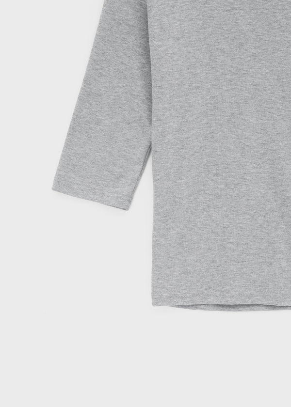 Blunt U-neck 3/4 sleeves