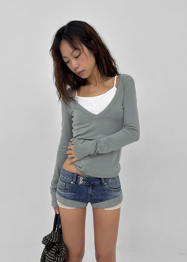 [MADE] Rosa Deep V-Neck Long Sleeve Tee