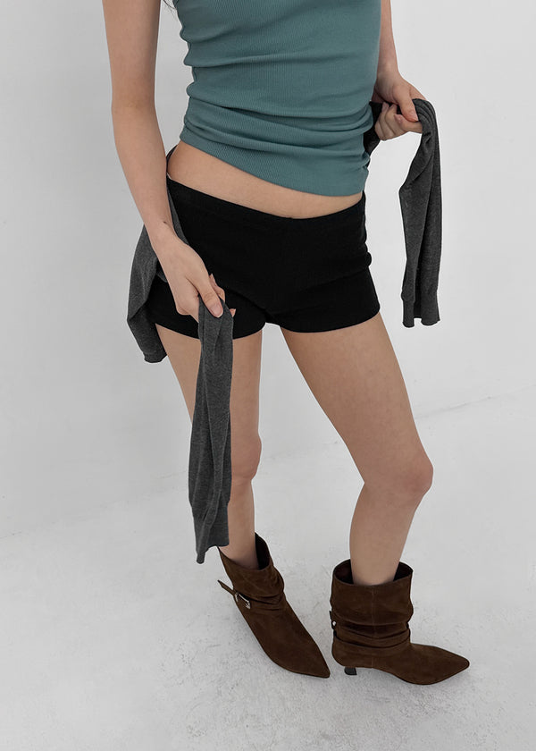 [MADE] Thom & Low-Waisted Shorts