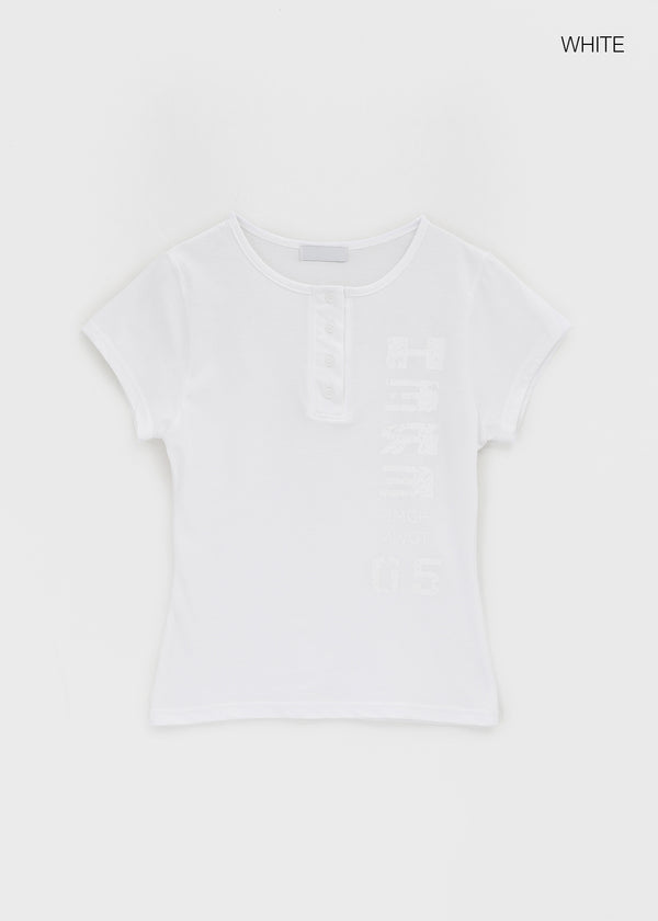 Kussyong Lettering Henley Neck Short Sleeve Tee