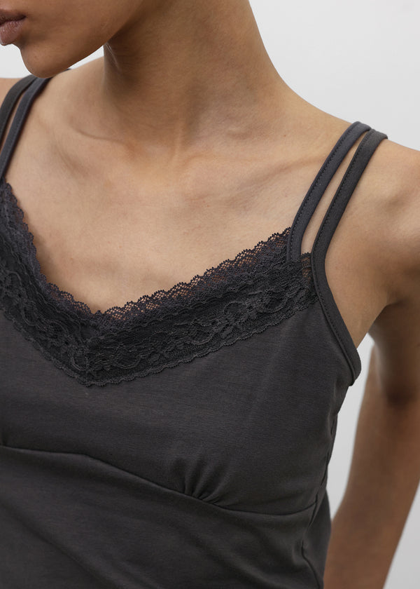 [MADE] Guerlain Layered Lace Sleeveless
