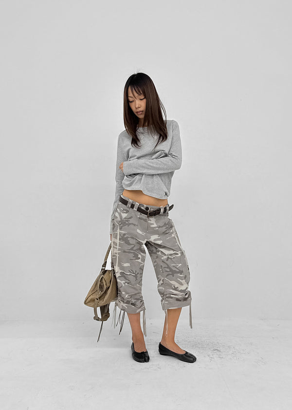 Decitate camo capri pants