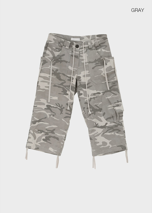 Decitate camo capri pants