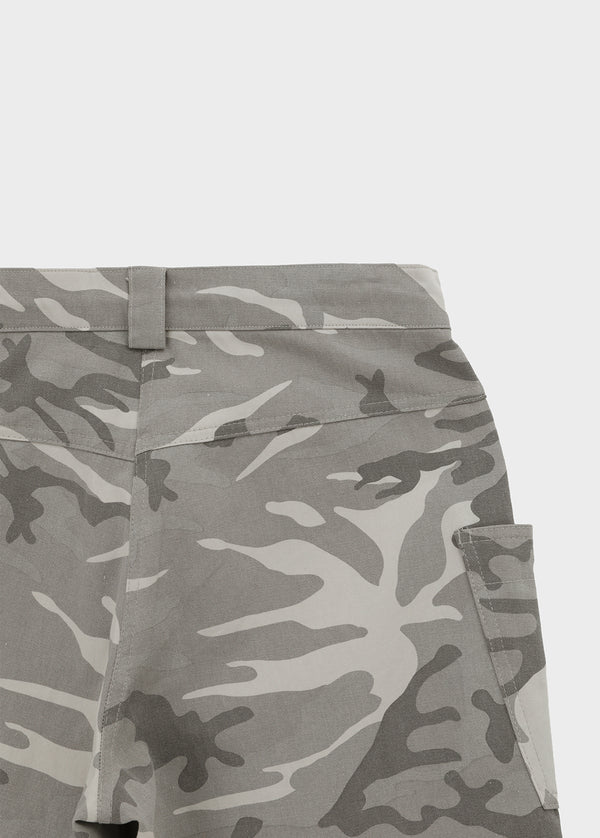 Decitate camo capri pants