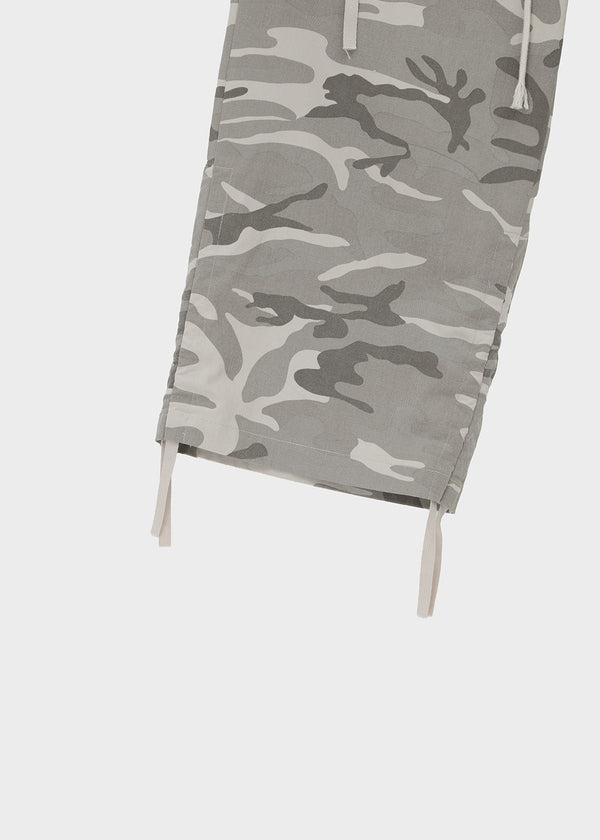 Decitate camo capri pants