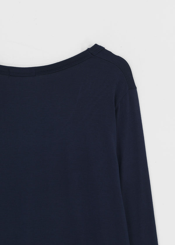 Shed Loose Fit U-Neck Long Sleeve Tee