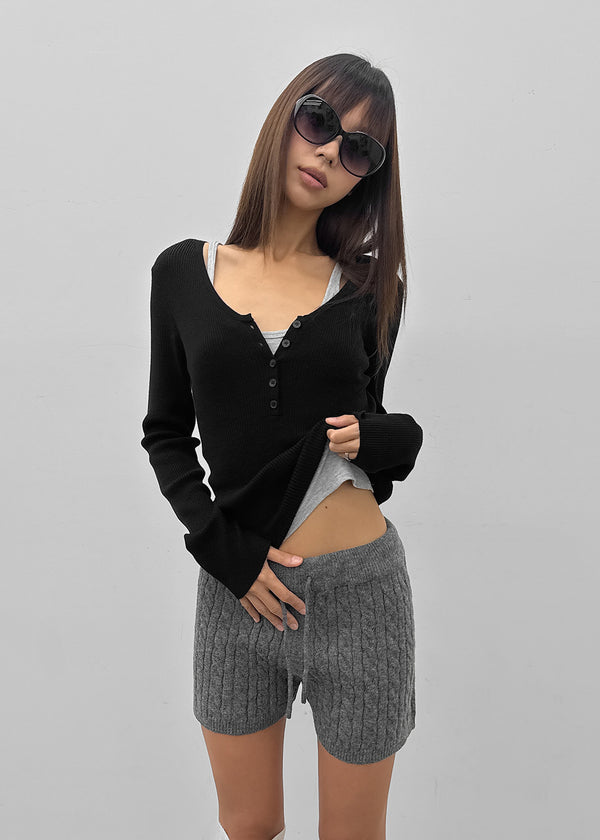 [MADE] Soflens Wool Deep V-Neck Henley Knit