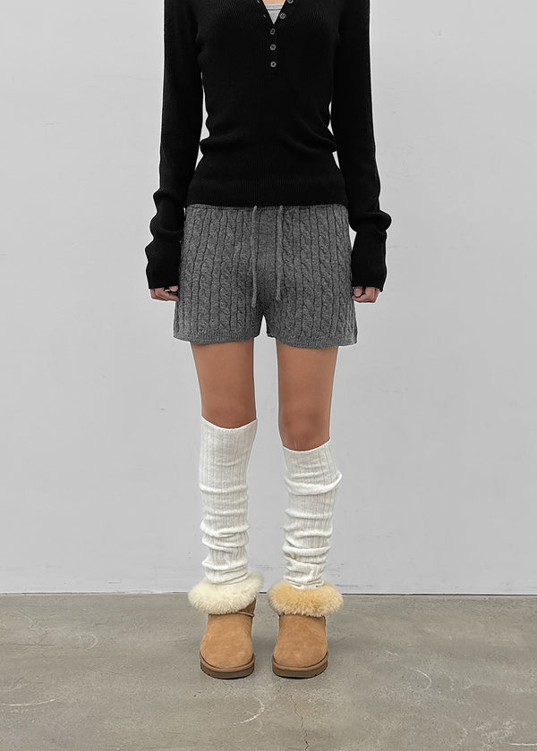 Adro Cable Knit Elastic Shorts