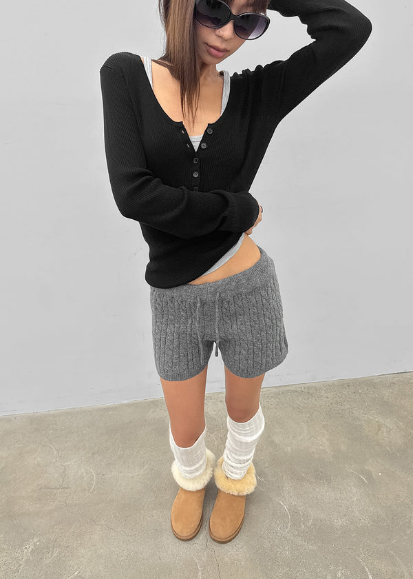 [MADE] Soflens Wool Deep V-Neck Henley Knit