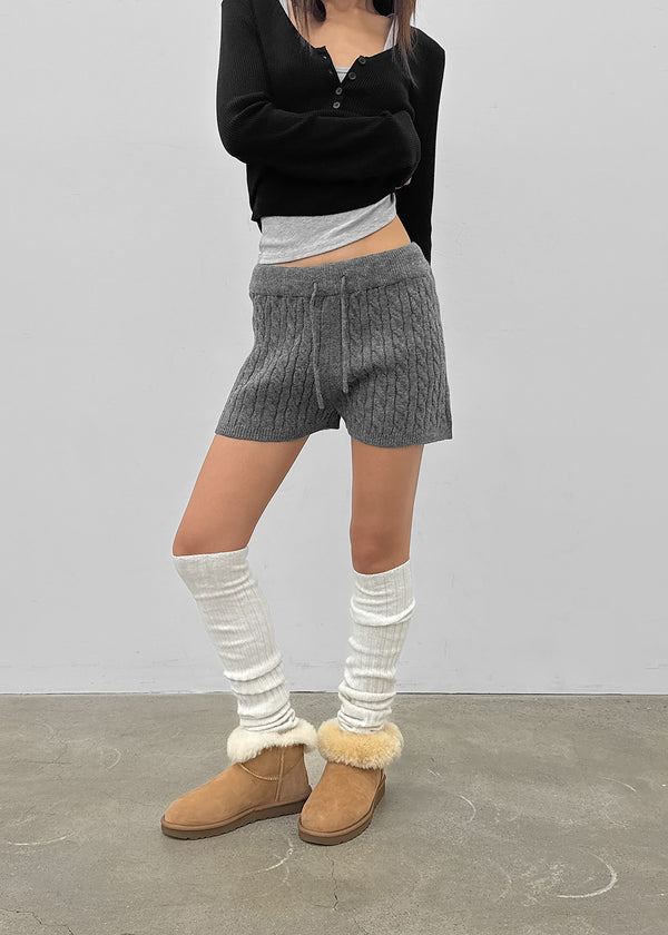 Adro Cable Knit Elastic Shorts