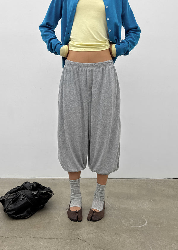 Clive 3/4 Length Aladdin Pants