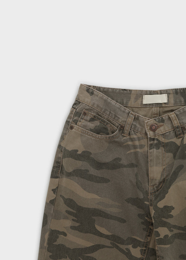 Want camo bootcut pants