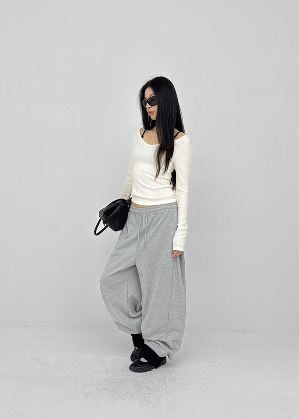 [MADE] Liav Knit-like V-neck Long Sleeve Tee