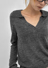 Scratch V-neck collar wool knit