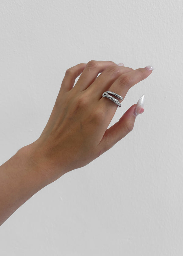 Pamong Twisted Layered Ring