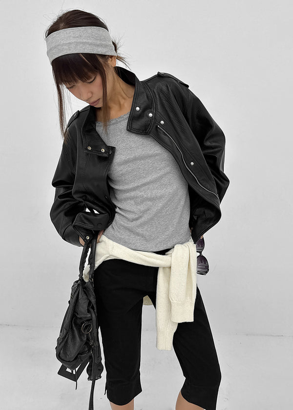 Tape slit capri pants