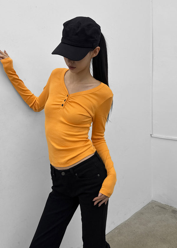 Chuki V-neck Button Long Sleeve Tee