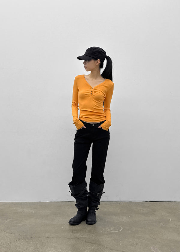 Chuki V-neck Button Long Sleeve Tee