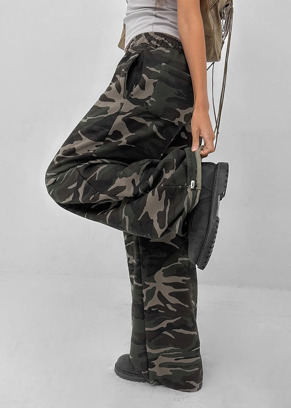 [MADE] Riven Fleece-lined Camo Wide Elastic Pants