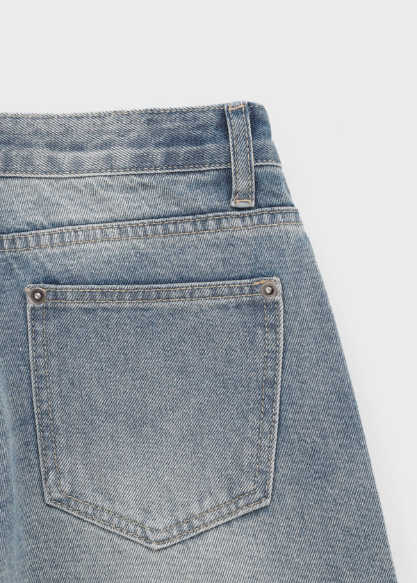 [MADE] Hesse Semi-Wide Cut Denim Pants
