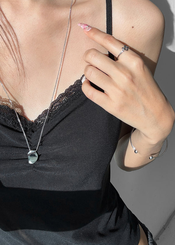 Pepon pendant drop necklace