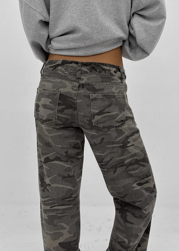 [MADE] Sakuri Camo Low-waist Pants