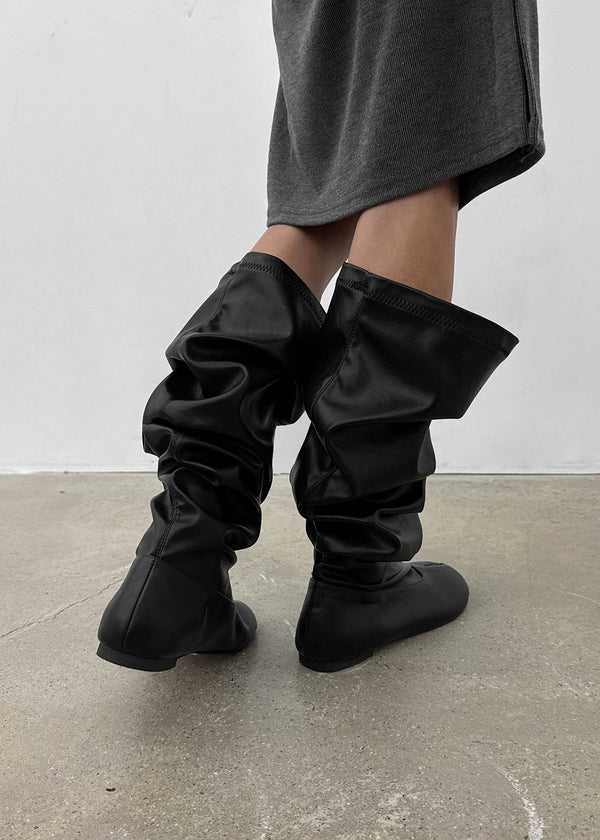 Tutor flat slouch long boots